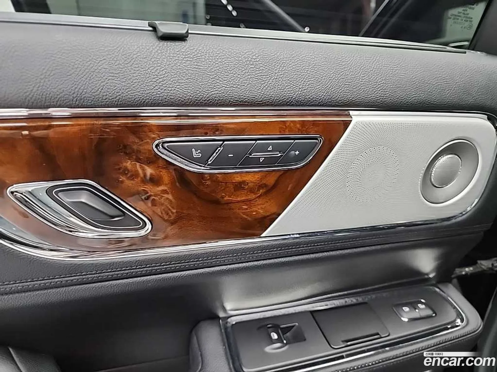 Lincoln Continental 10th Gen 2017 — 4