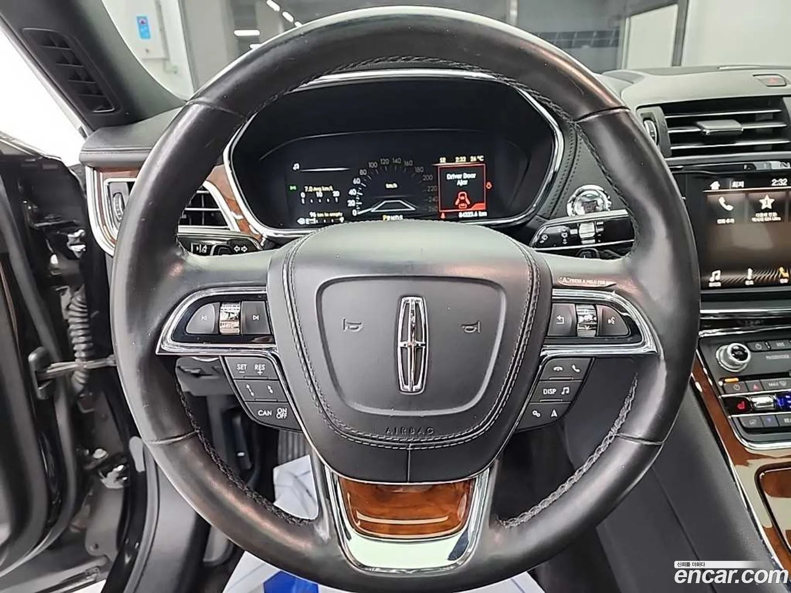 Lincoln Continental 10th Gen 2017 — 9