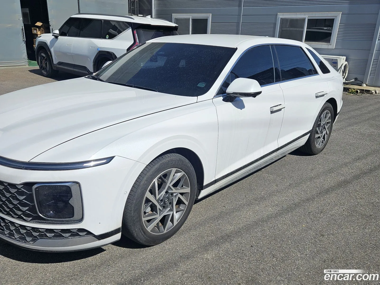 Hyundai Grandeur Hybrid 2023 — 3