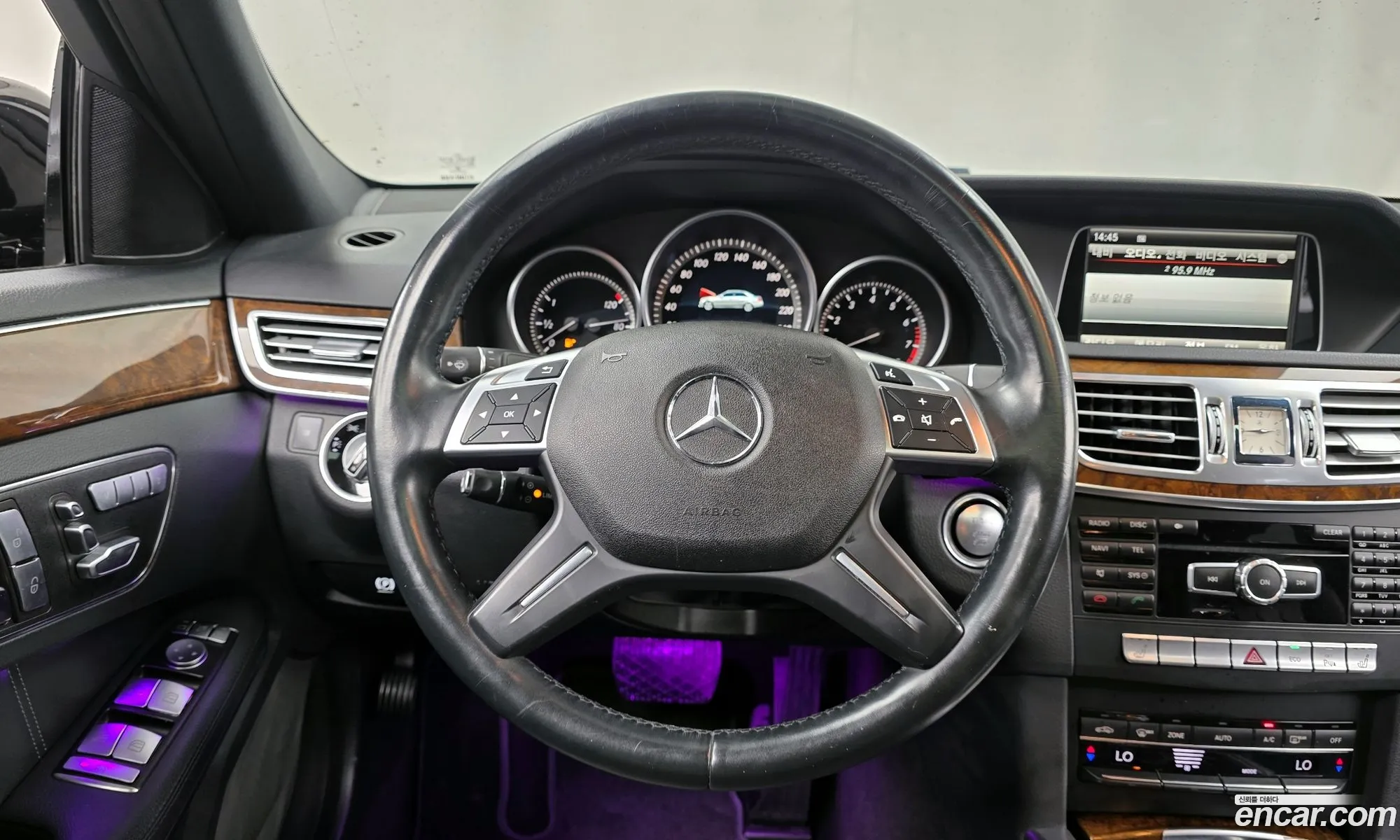 Mercedes-Benz E-Class W212 2014 WDDHF5FB9EB053479 — 4