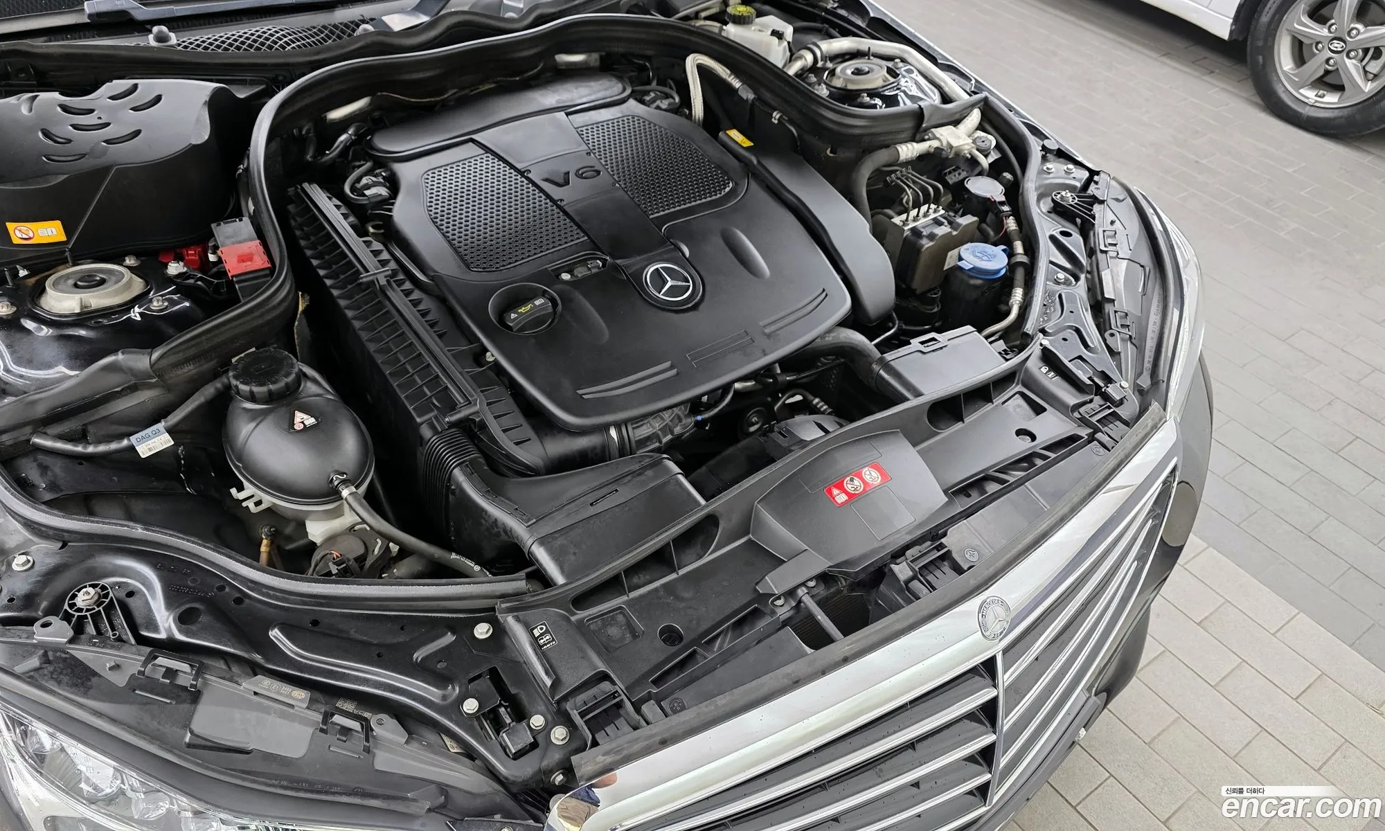 Mercedes-Benz E-Class W212 2014 WDDHF5FB9EB053479 — 7