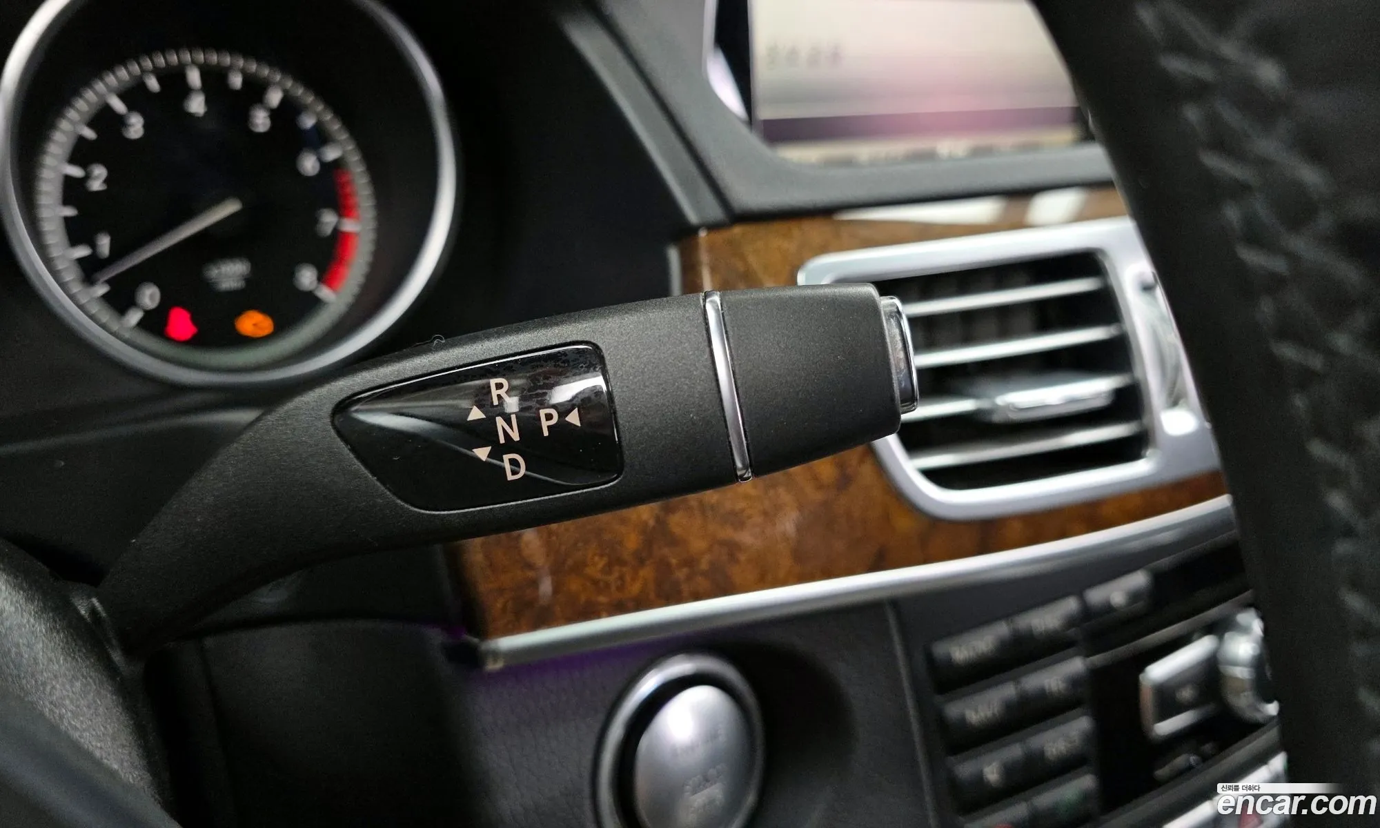 Mercedes-Benz E-Class W212 2014 WDDHF5FB9EB053479 — 9