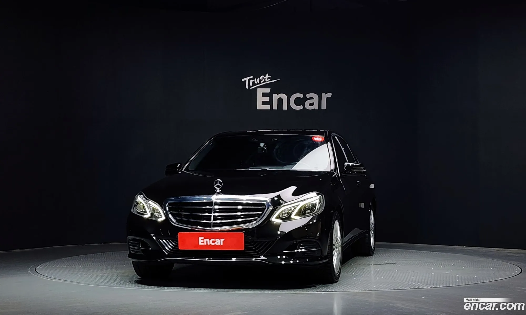 Mercedes-Benz E-Class W212 2014 WDDHF5FB9EB053479 — 17