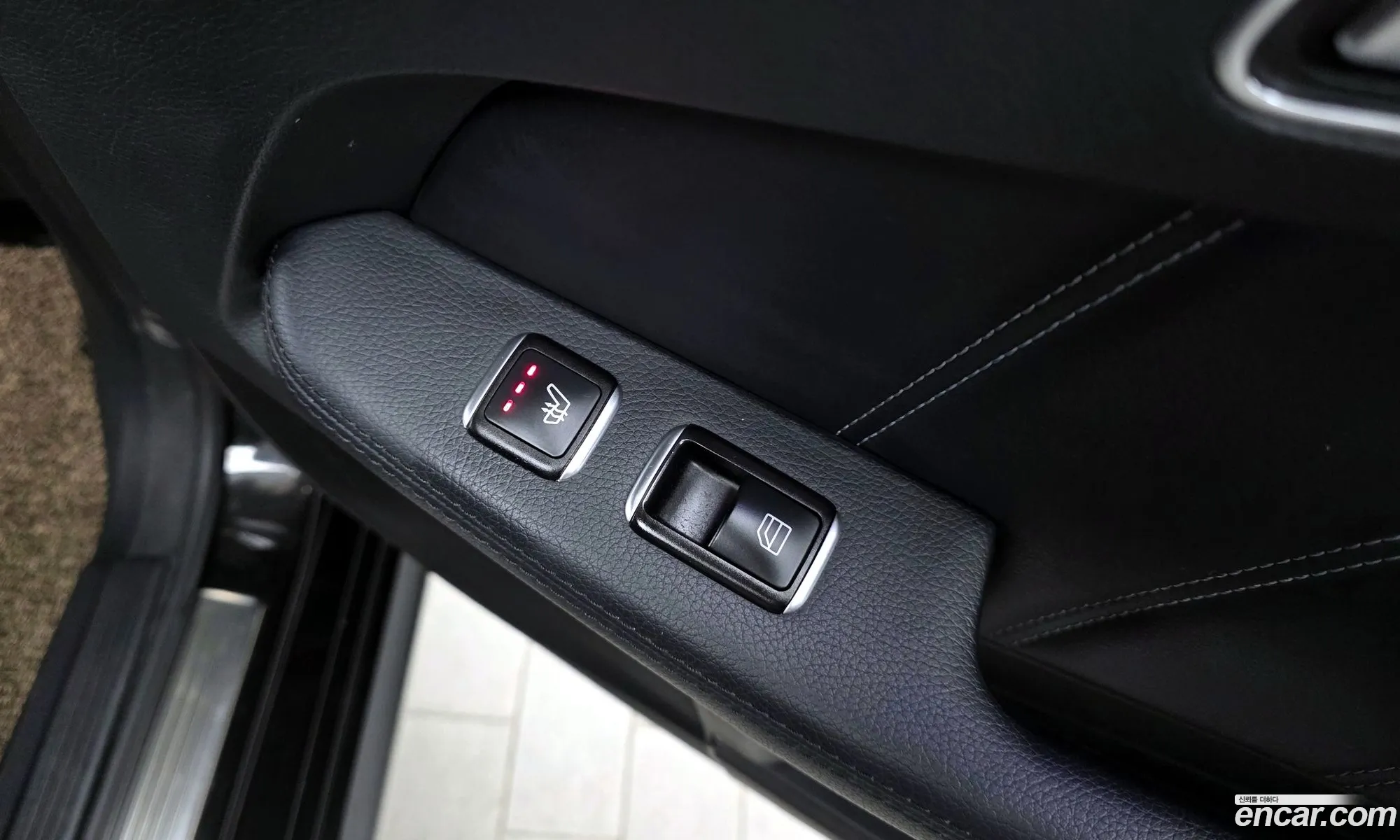 Mercedes-Benz E-Class W212 2014 WDDHF5FB9EB053479 — 12