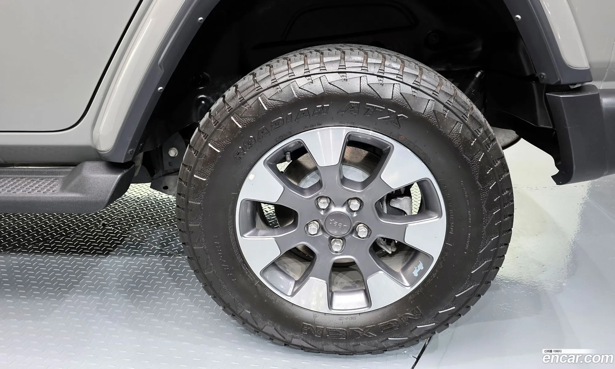 Jeep Wrangler 2022 — 4