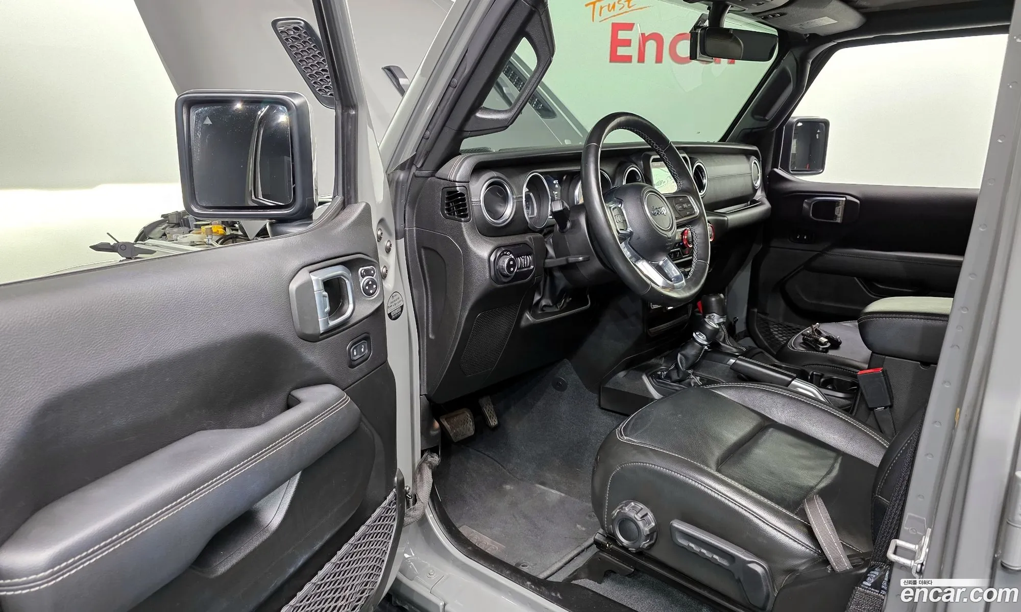 Jeep Wrangler 2022 — 24