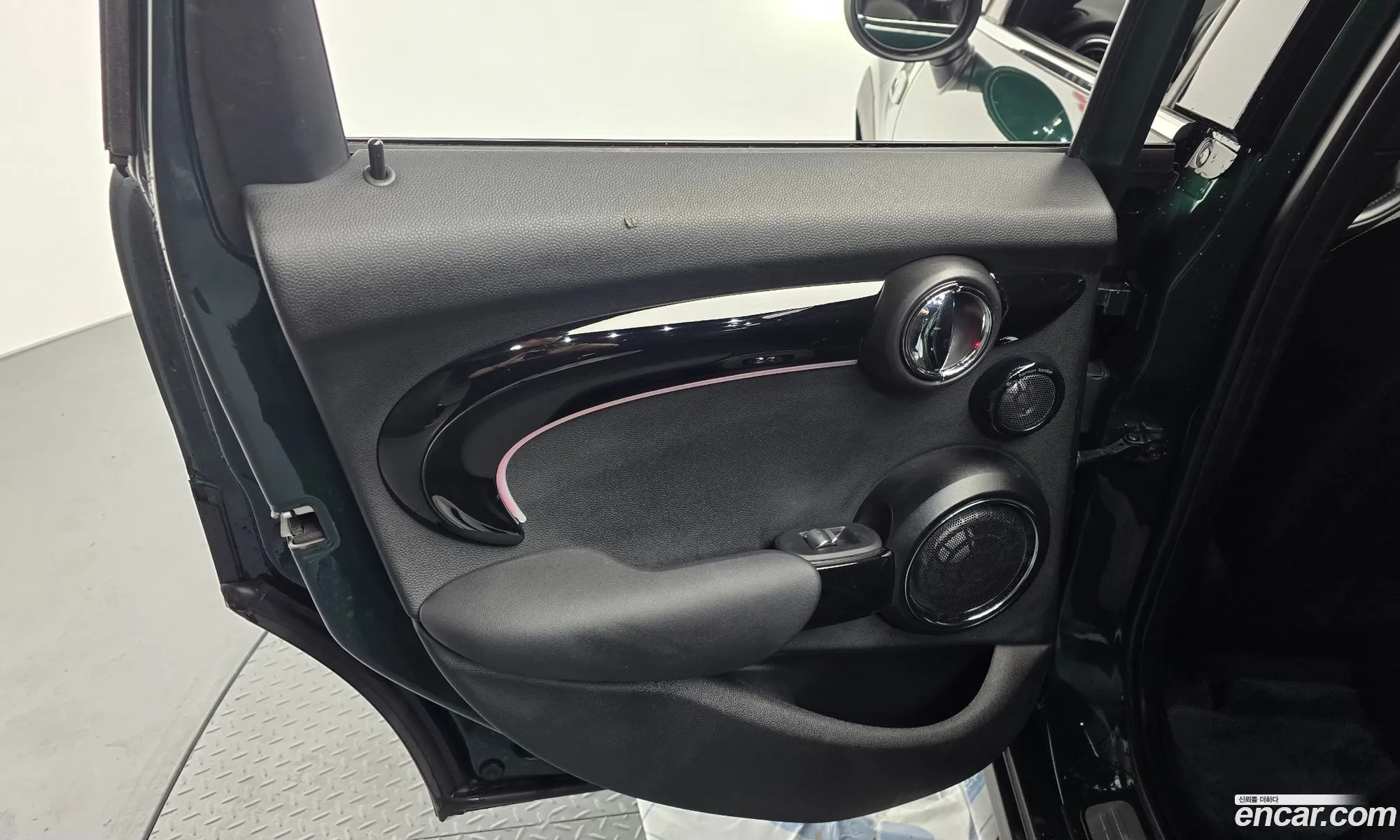 Mini Cooper S 2015 WMWXU3101GT892896 — 11