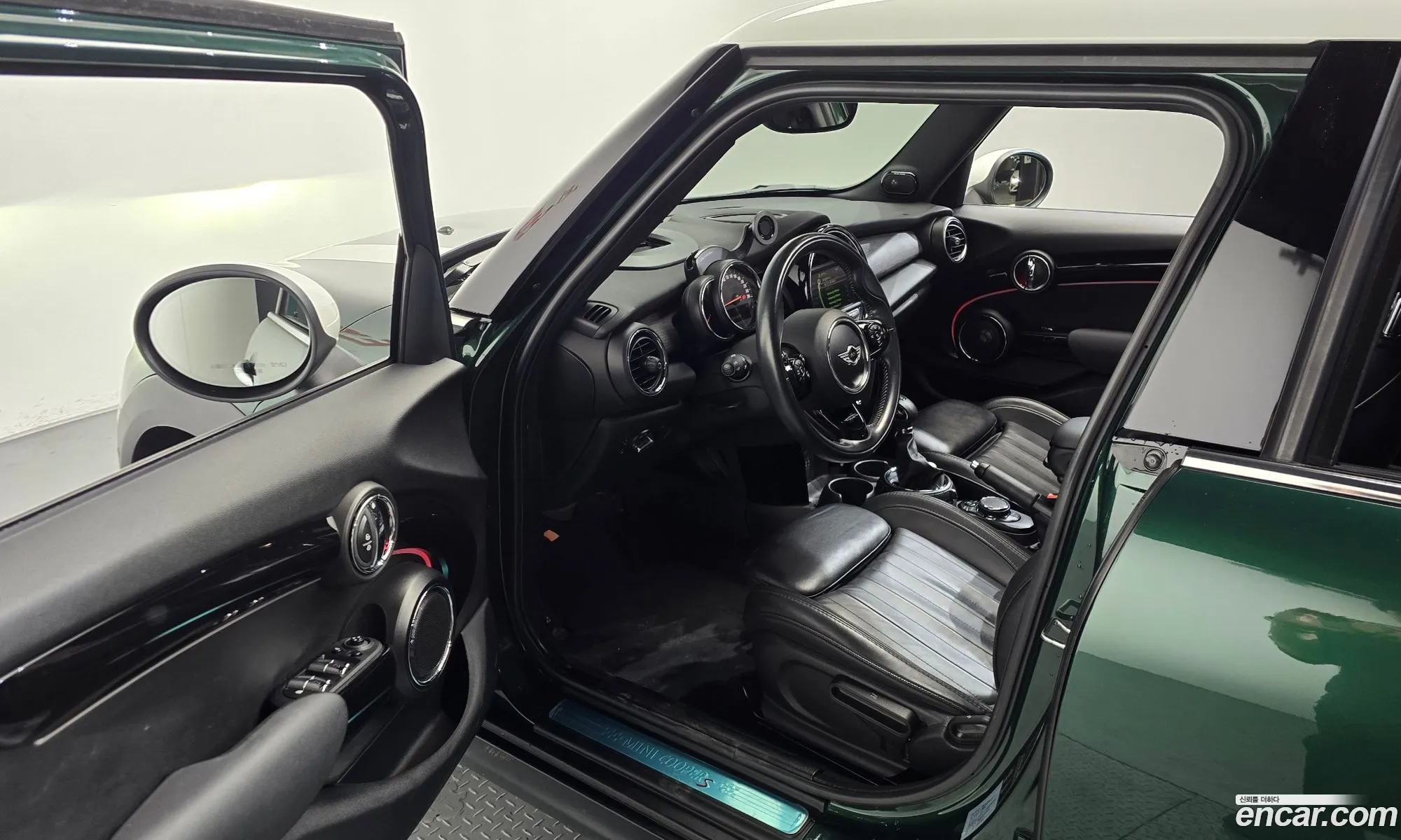Mini Cooper S 2015 WMWXU3101GT892896 — 2