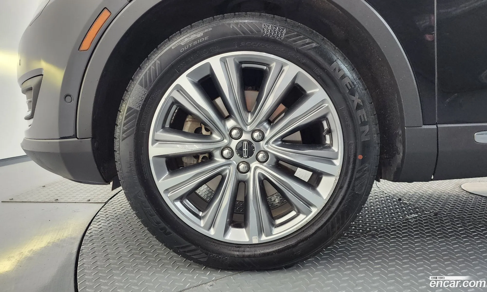 Lincoln MKX 2016 2LMPJ8LP9GBL41537 — 16