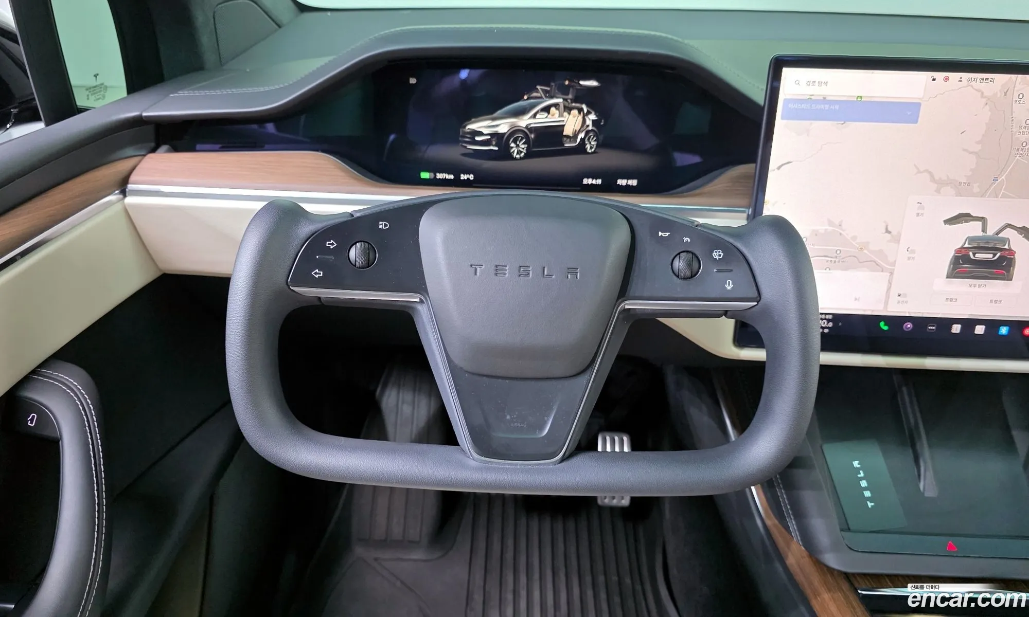 Tesla Model X 2023 — 12
