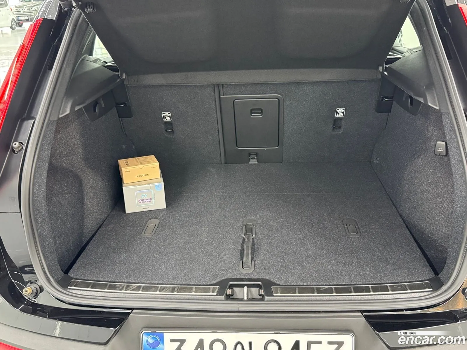 Volvo XC40 2025 — 3