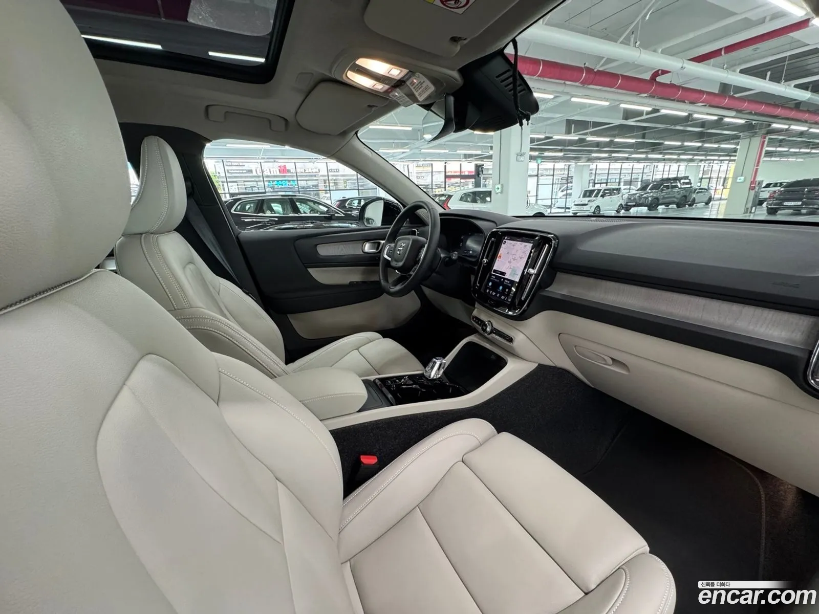 Volvo XC40 2025 — 9