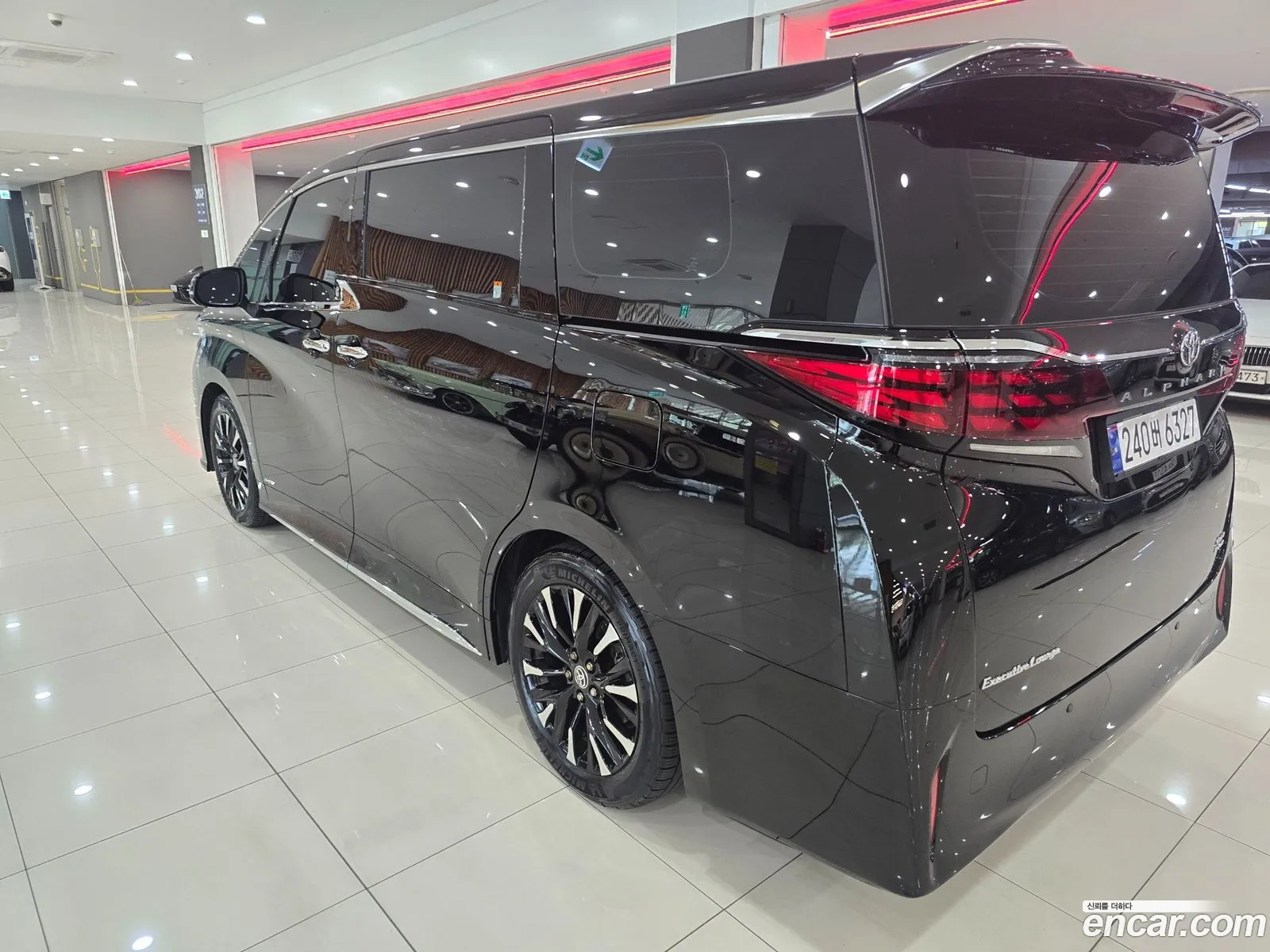 Toyota Alphard 2023 — 14