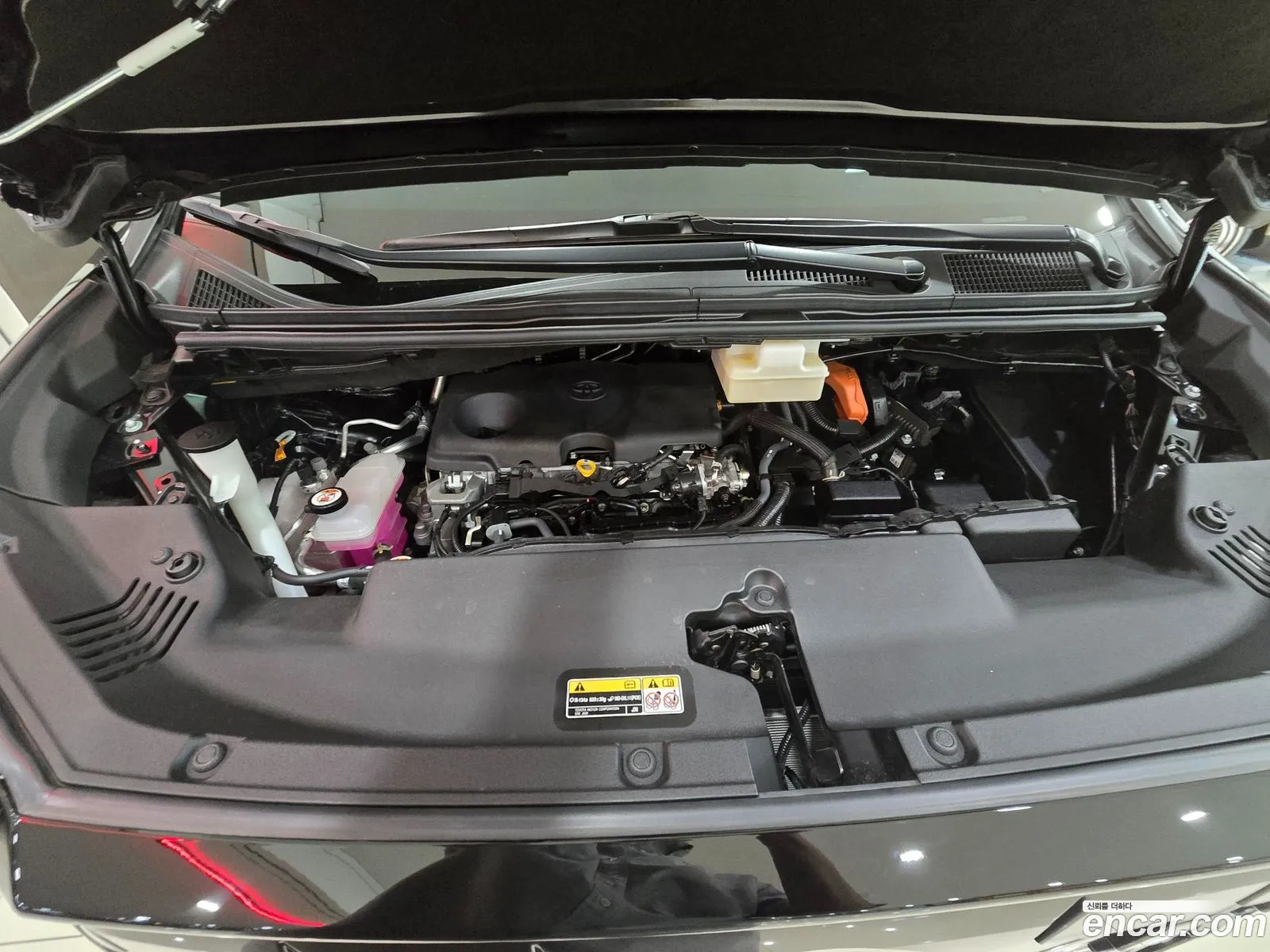 Toyota Alphard 2023 — 10