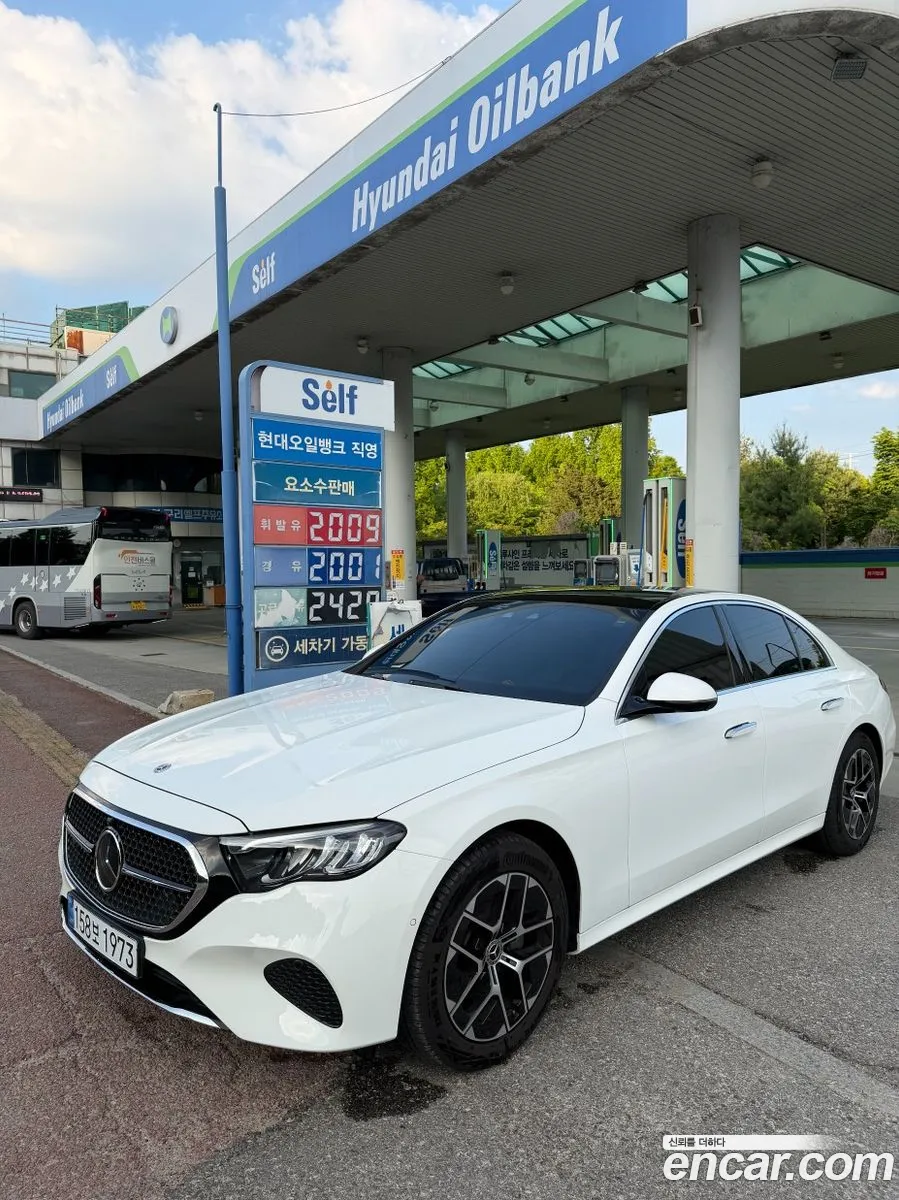 Mercedes-Benz E-Class W214 2026 — 10