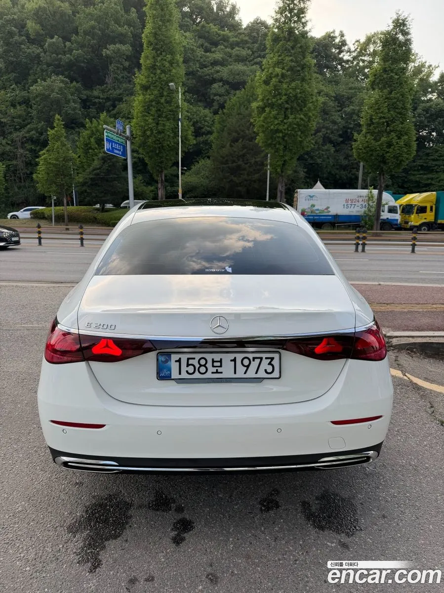 Mercedes-Benz E-Class W214 2026 — 5