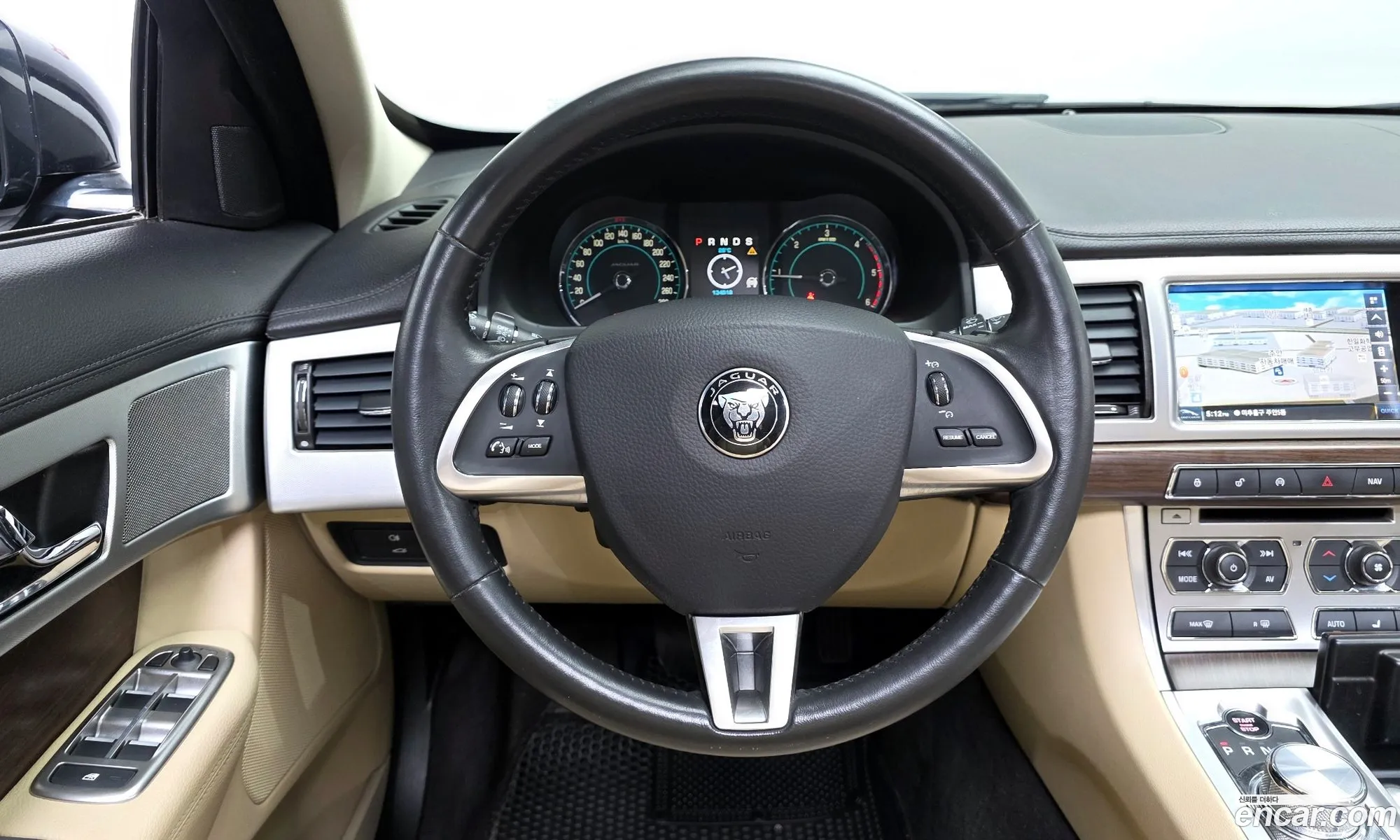 Jaguar XF 2015 — 8