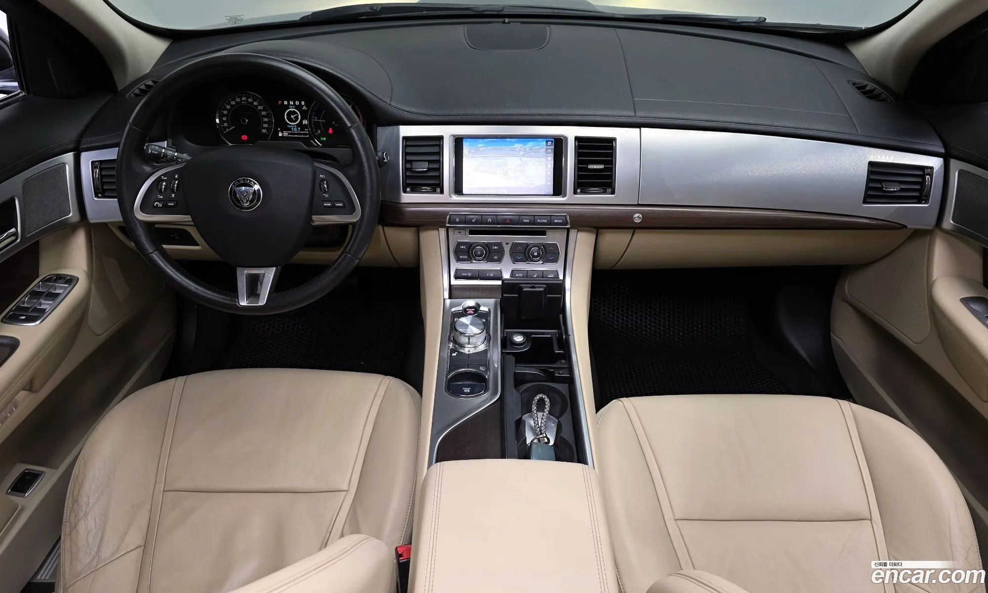 Jaguar XF 2015 — 9