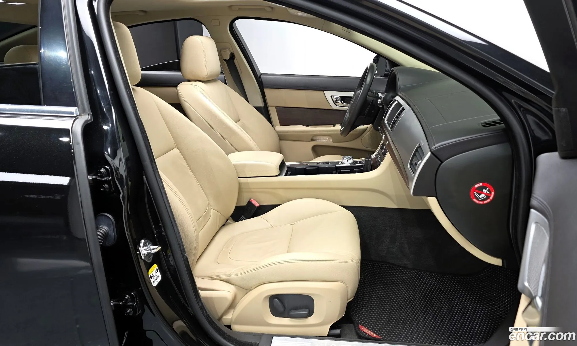 Jaguar XF 2015 — 5