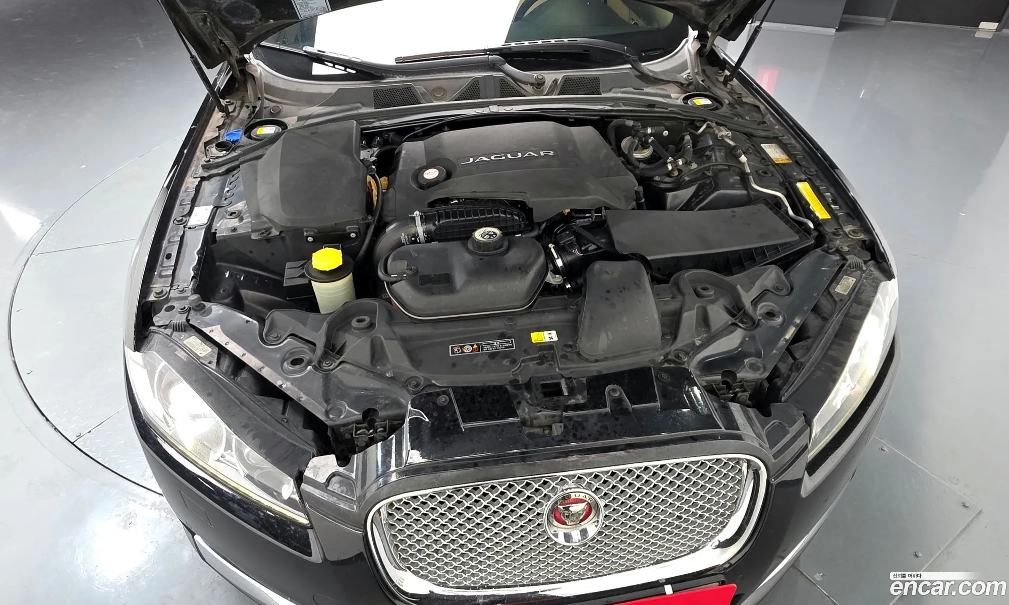 Jaguar XF 2015 — 12