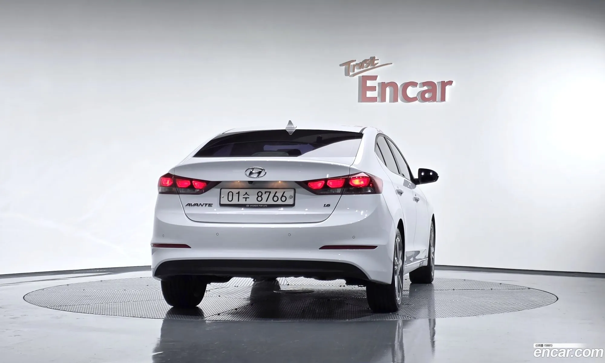 Hyundai Elantra AD 2017 — 3