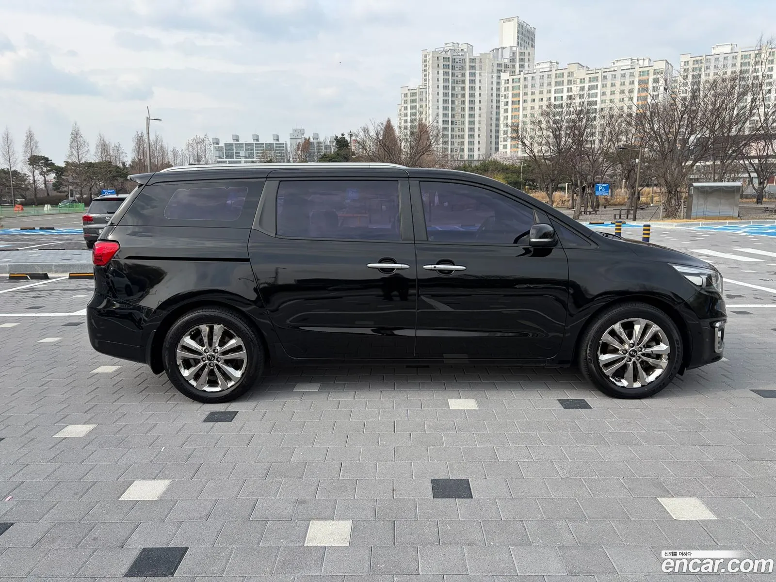 Kia Carnival 2015 — 2