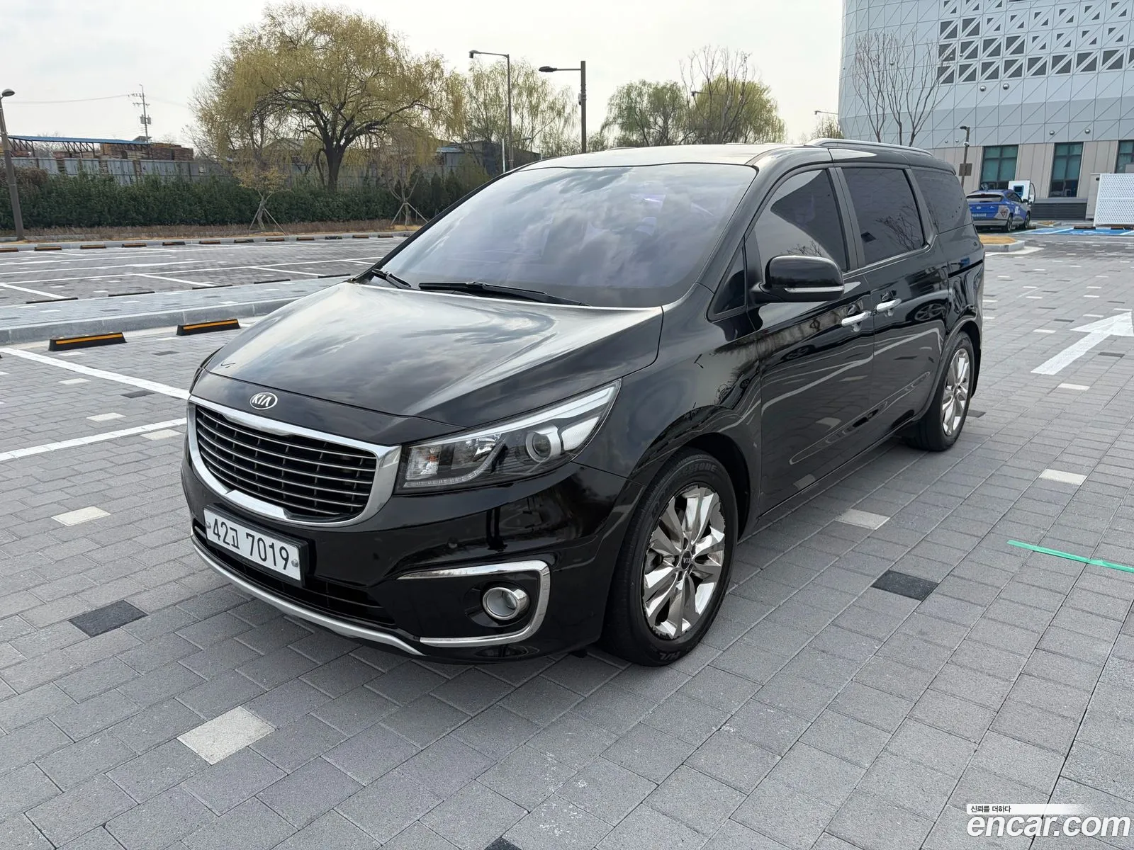 Kia Carnival 2015 — 4