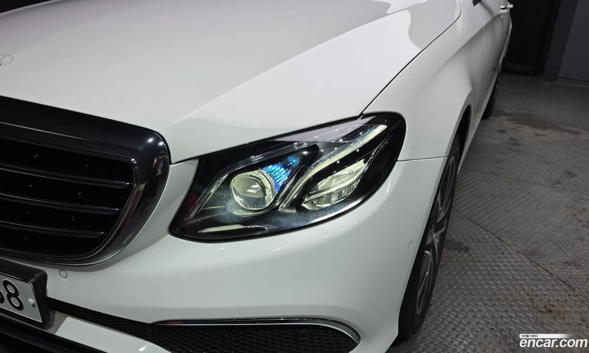 Mercedes-Benz E-Class W213 2017 WDDZF4JB5JA322518 — 24