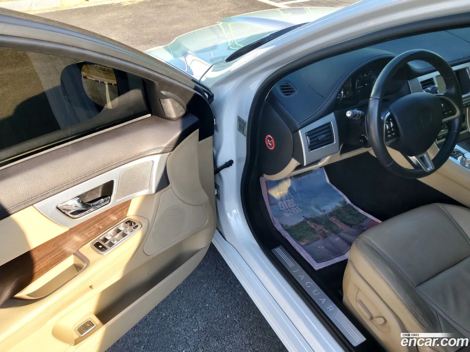 Jaguar XF 2013 — 12
