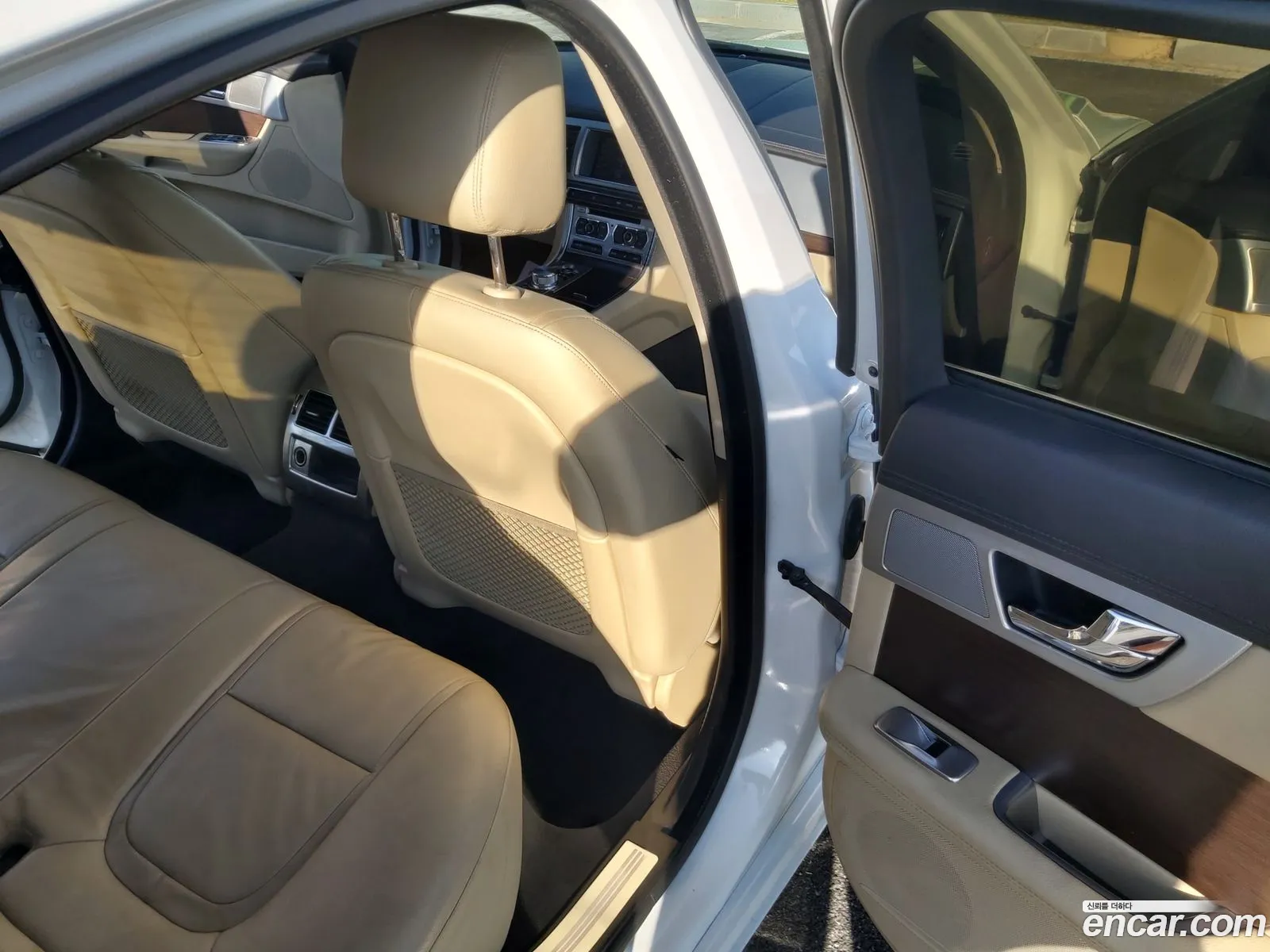 Jaguar XF 2013 — 2