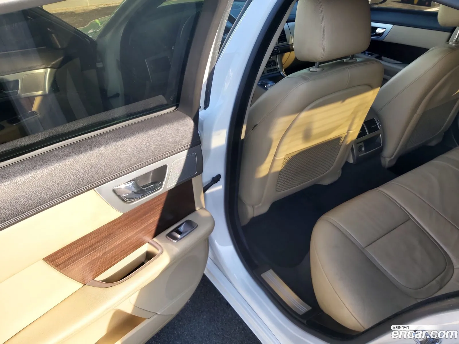 Jaguar XF 2013 — 7