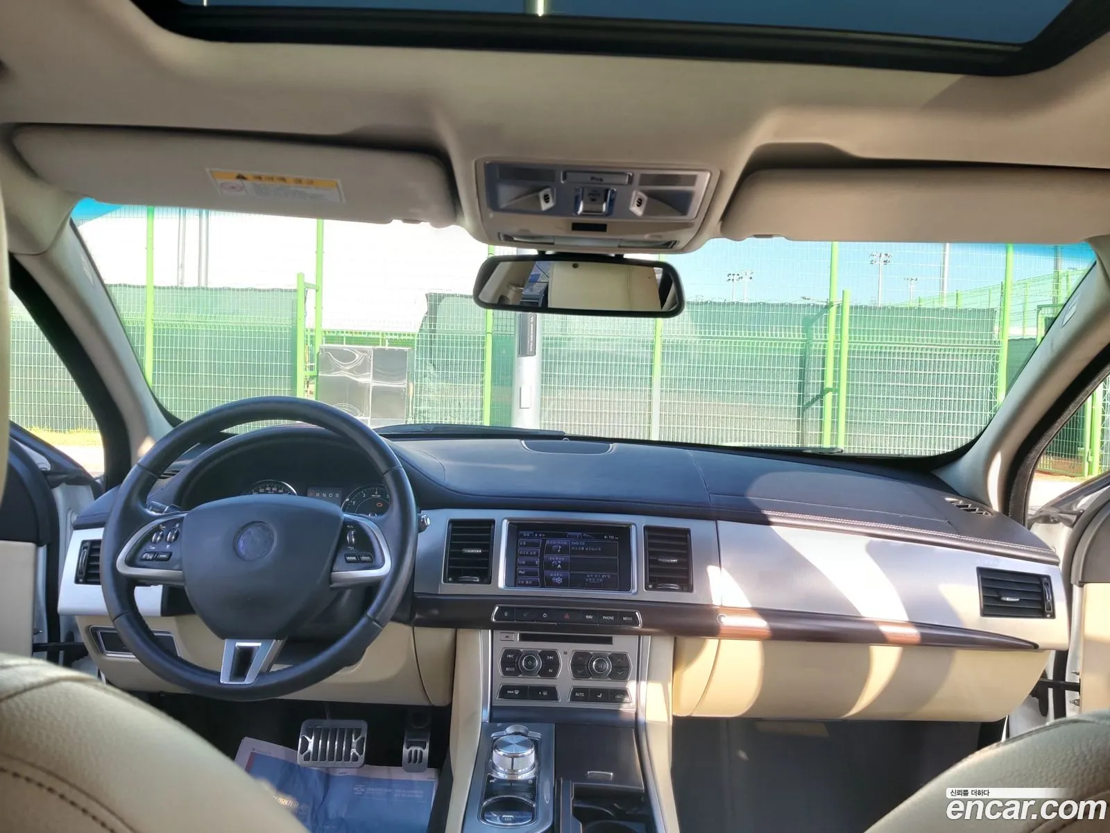 Jaguar XF 2013 — 10