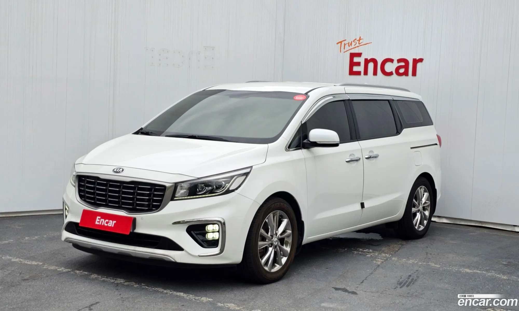 Kia Carnival 2019 KNAMC81ABLS623972 — 3