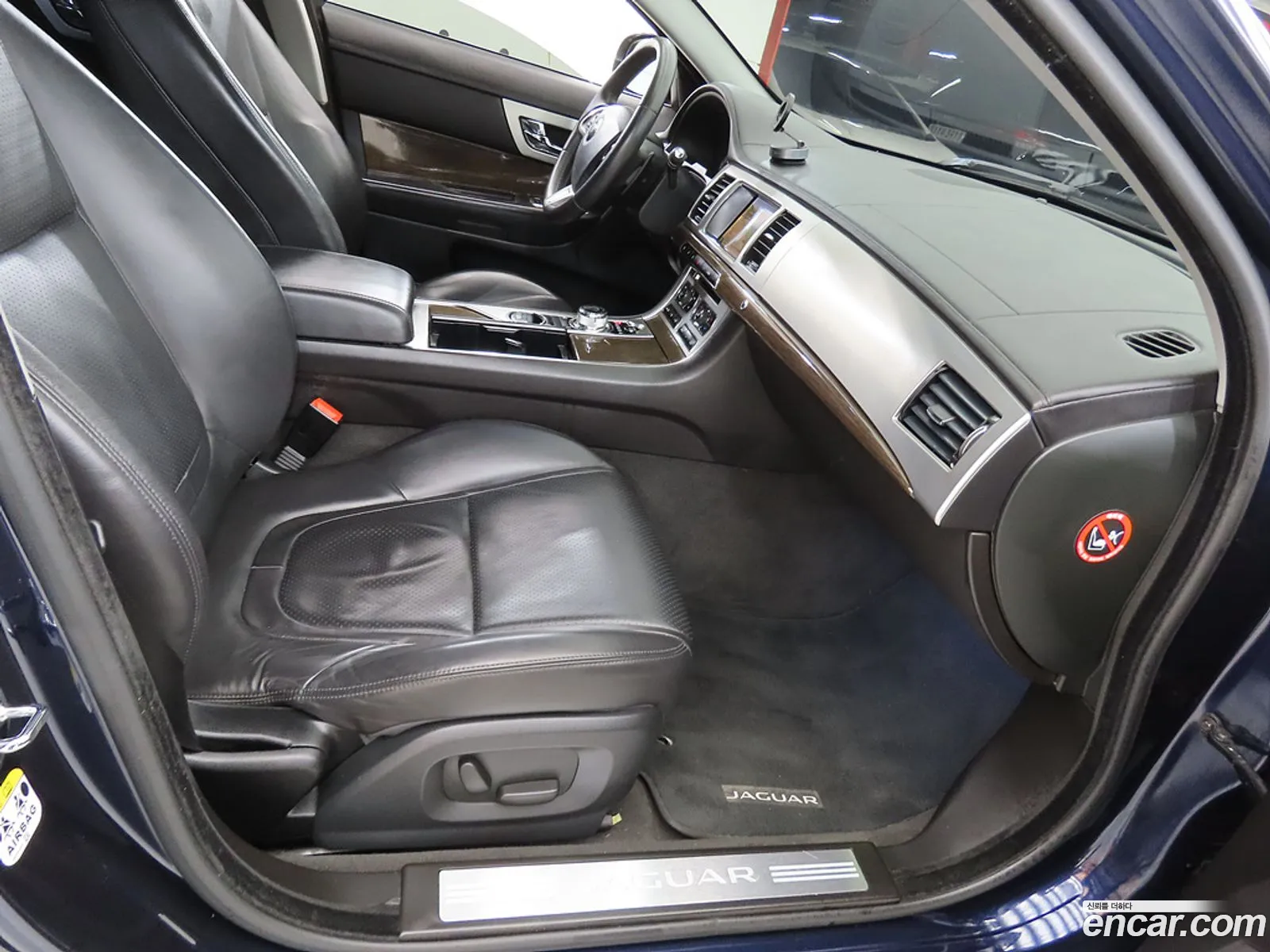 Jaguar XF 2014 — 15