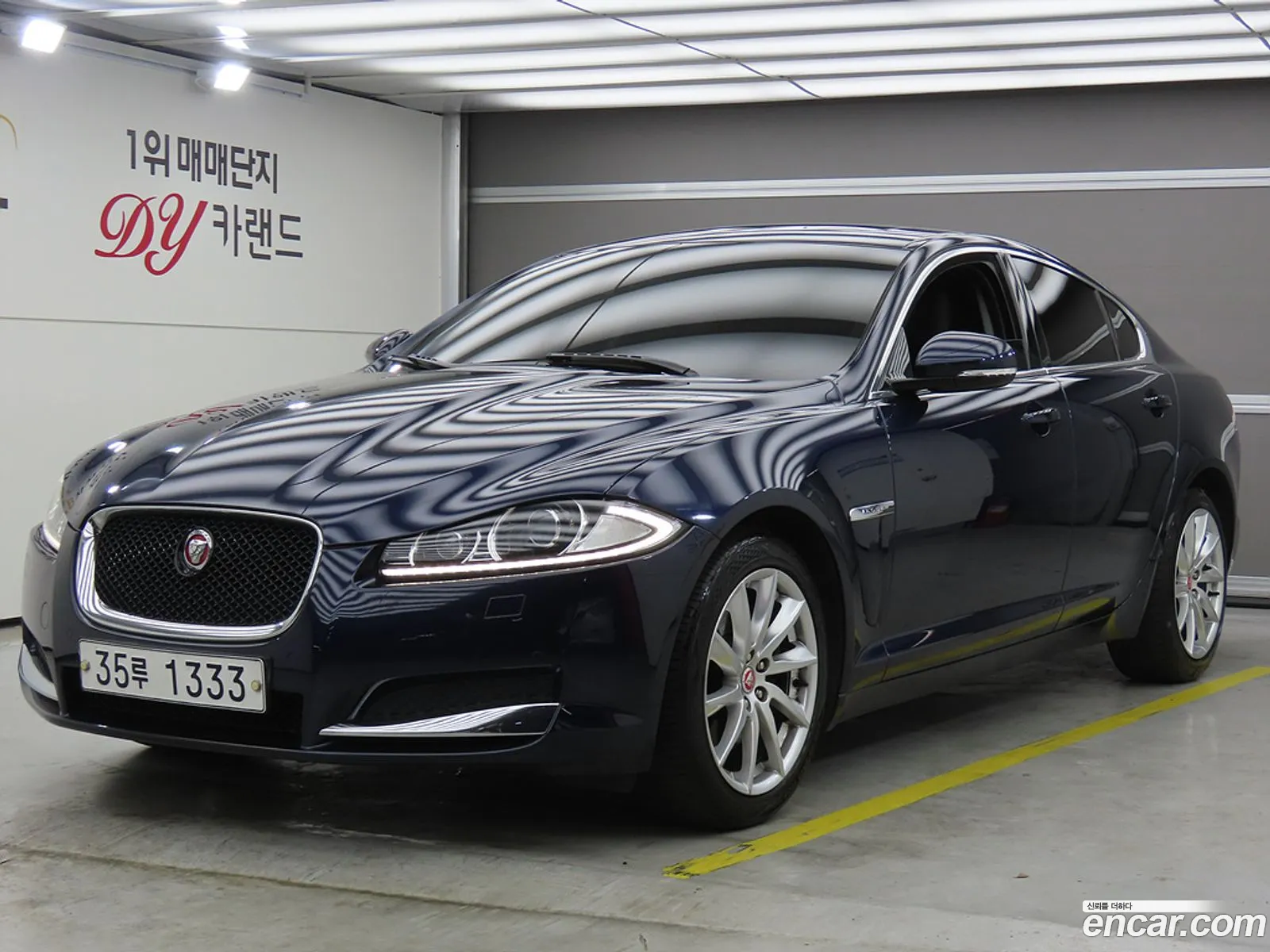 Jaguar XF 2014 — 17