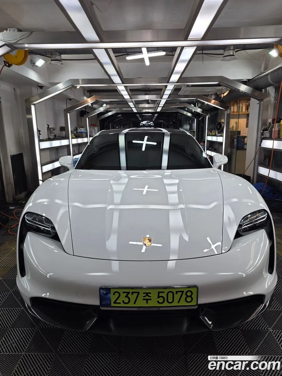 Porsche Taycan 2024 — 3