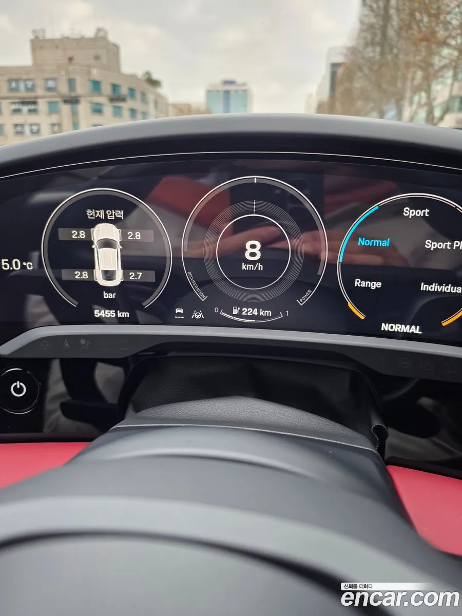 Porsche Taycan 2024 — 13