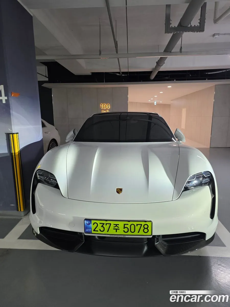 Porsche Taycan 2024 — 12