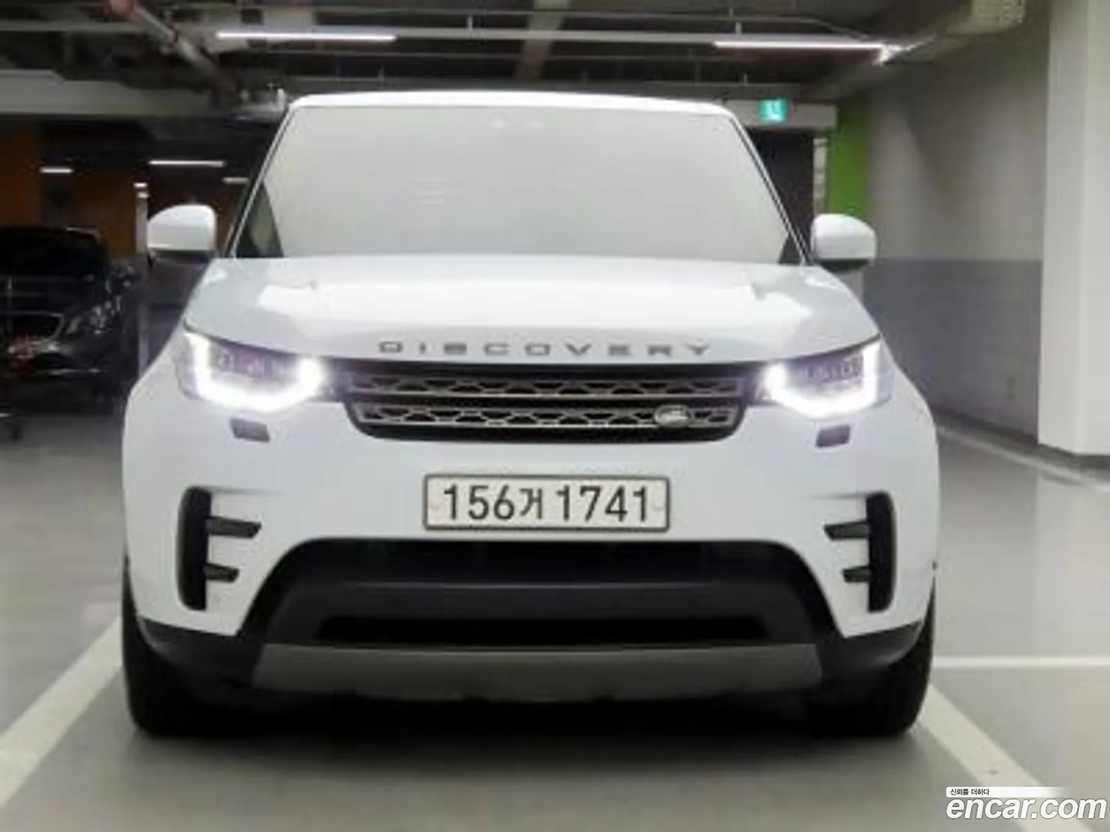 Land Rover Discovery 5 2019 — 16