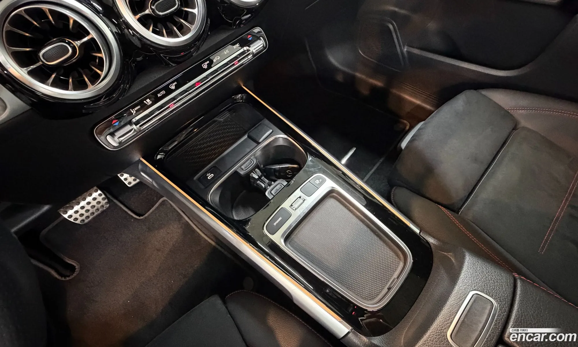 Mercedes-Benz GLB-Class X247 2025 — 20
