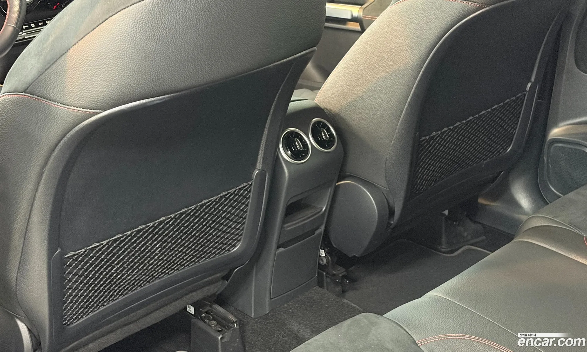 Mercedes-Benz GLB-Class X247 2025 — 12