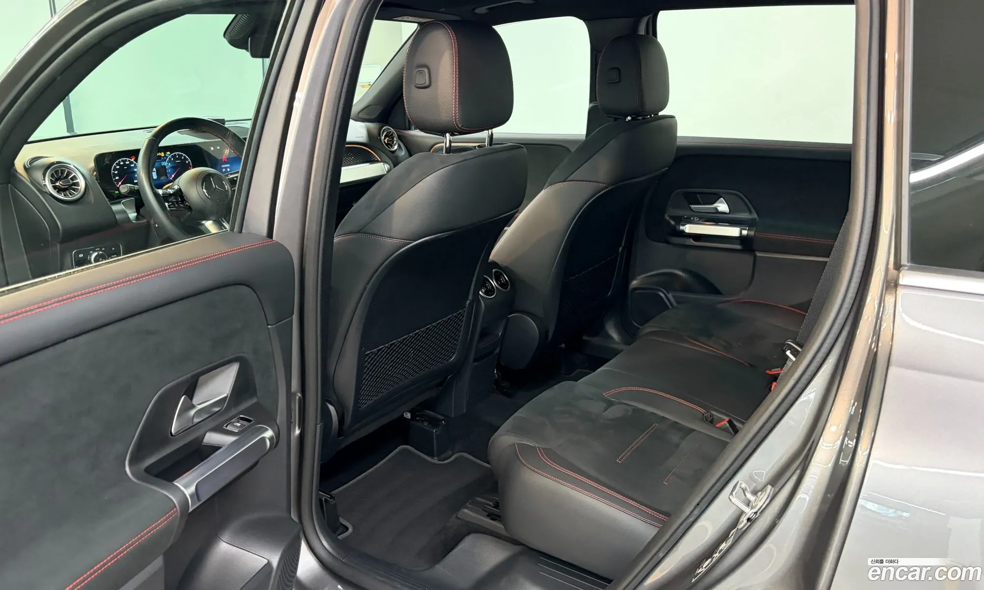 Mercedes-Benz GLB-Class X247 2025 — 7