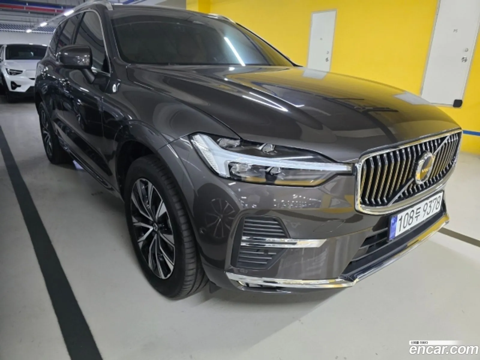 Volvo XC60 2023 — 3