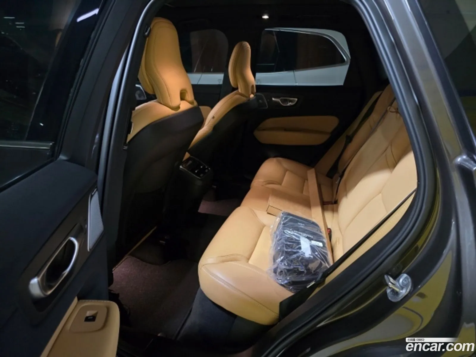 Volvo XC60 2023 — 4