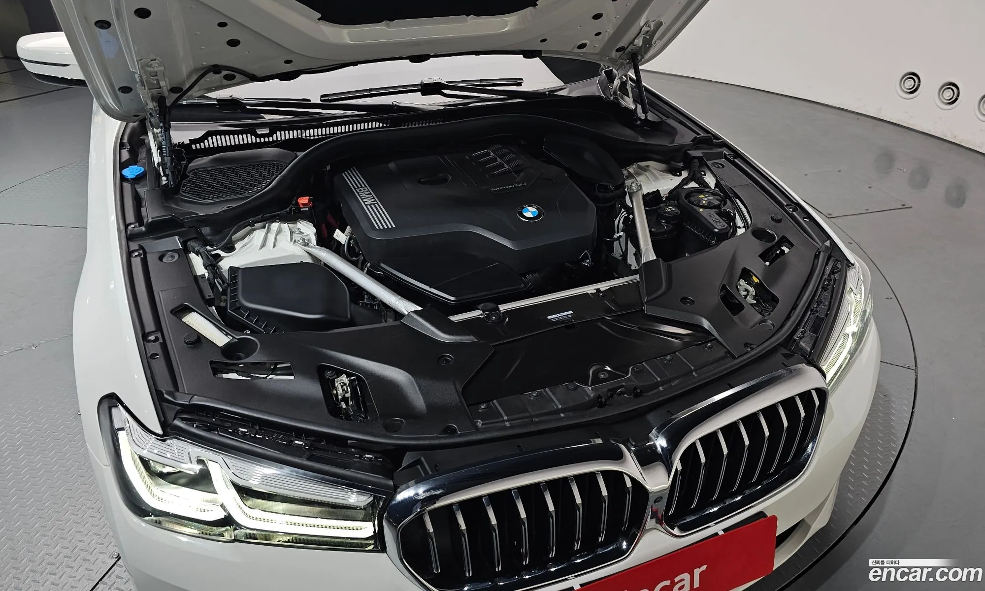 BMW 5 Series 2023 — 32