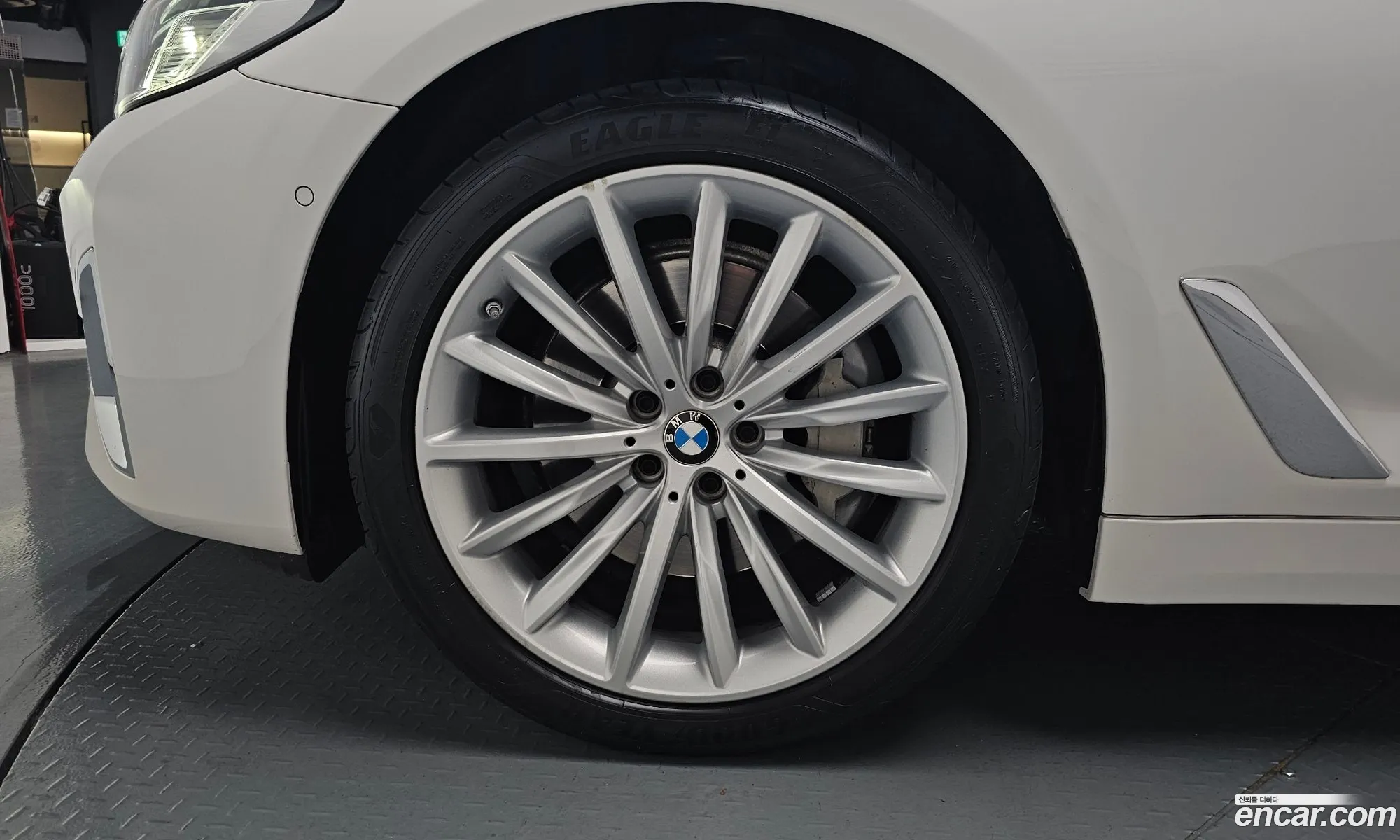 BMW 5 Series 2023 — 14