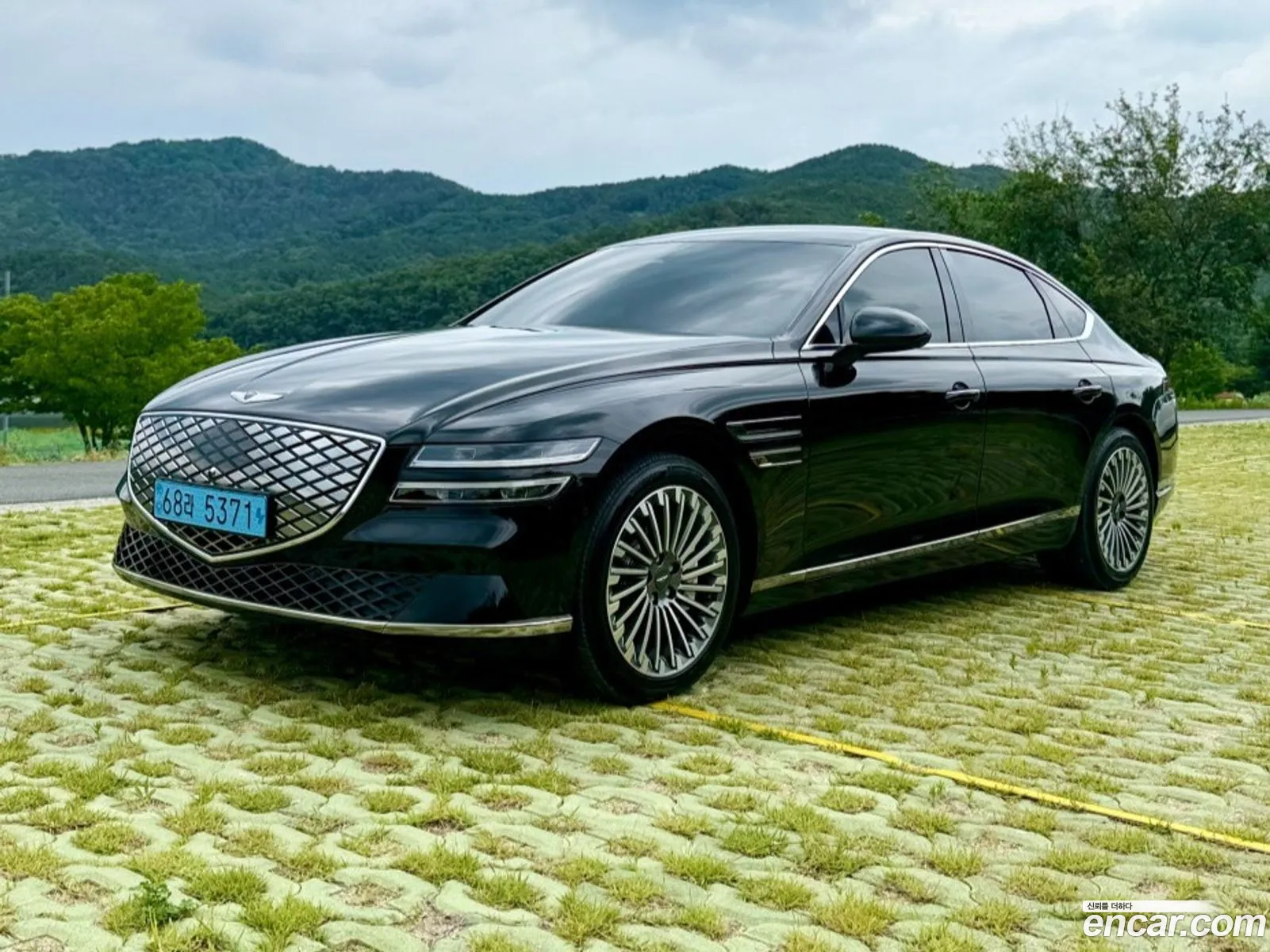 Genesis Electrified G80 2023 — 3