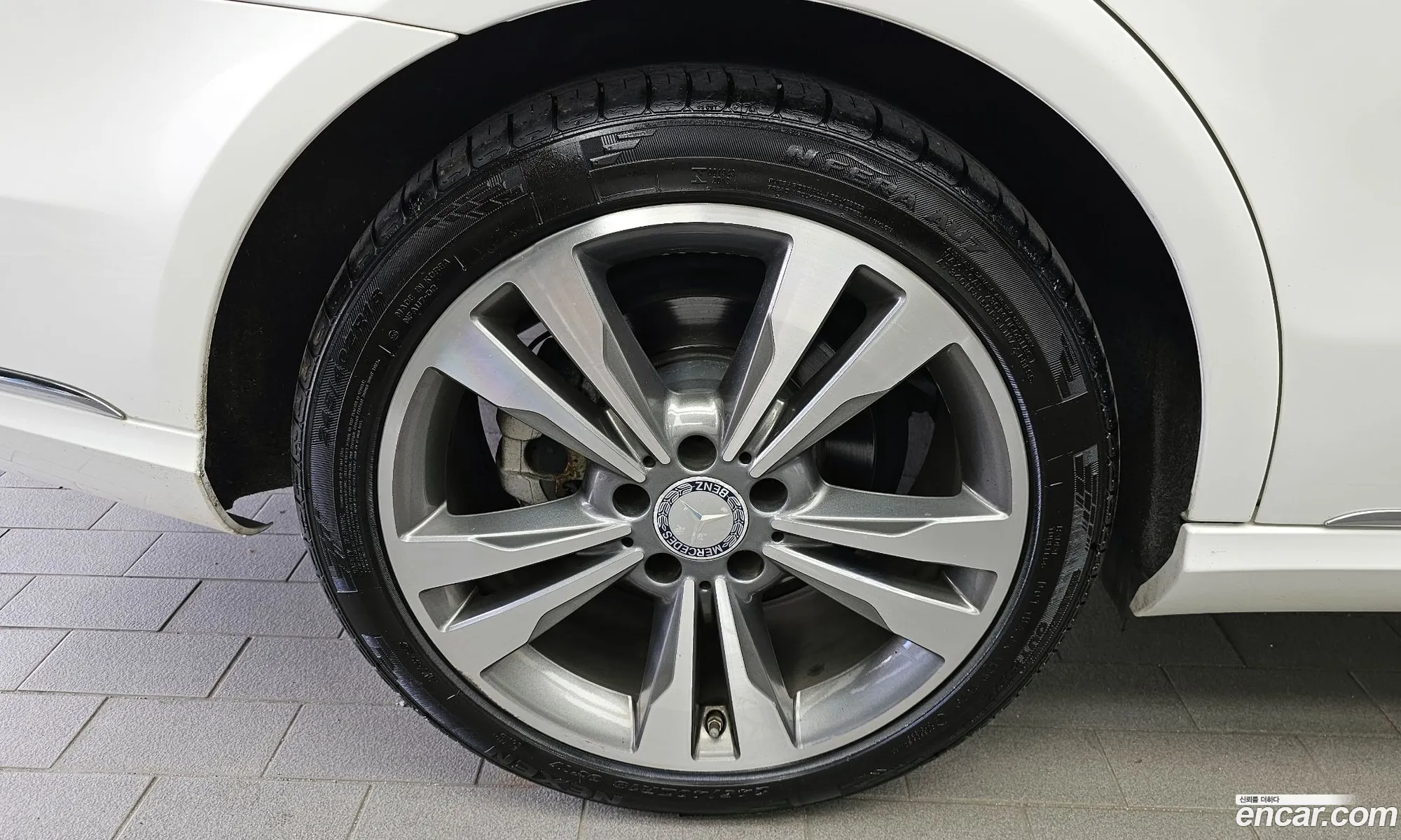 Mercedes-Benz E-Class W212 2015 — 20