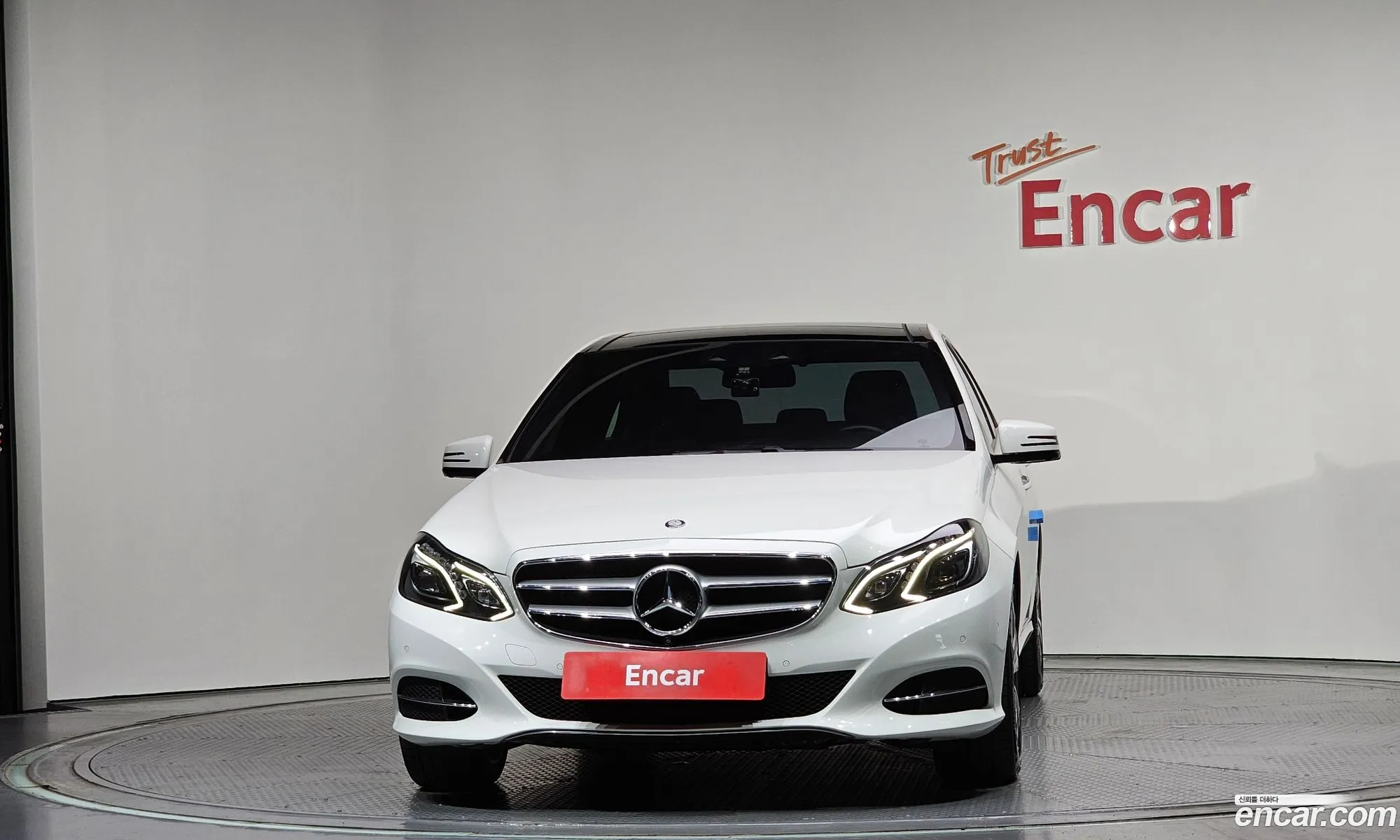 Mercedes-Benz E-Class W212 2015 — 19