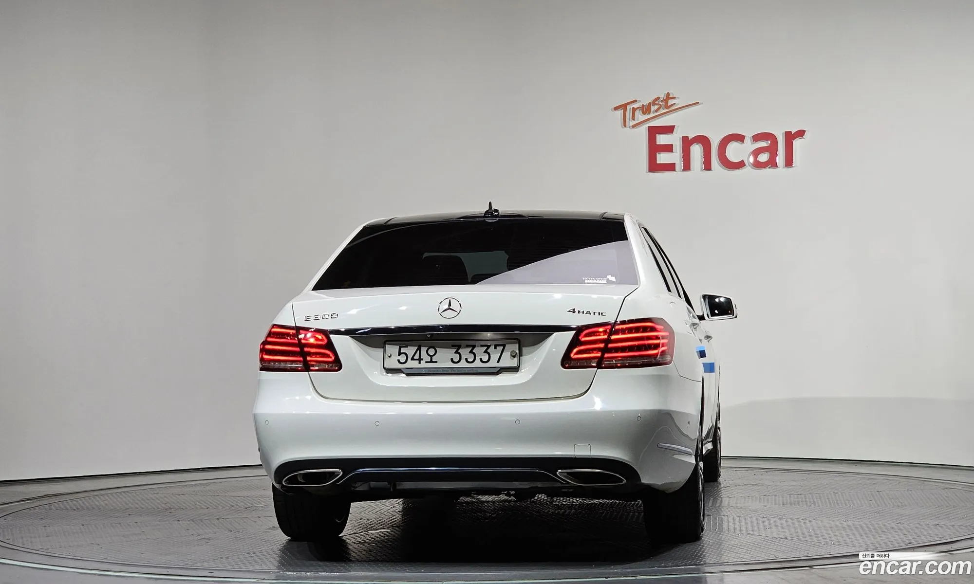 Mercedes-Benz E-Class W212 2015 — 18